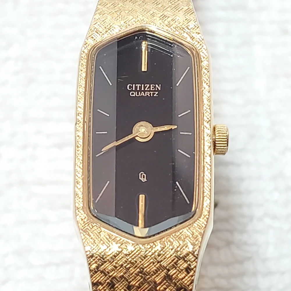Vintage Citizen Women's Gold Plated Watch 7 Jewels Black Dial Hexagonal Crystal